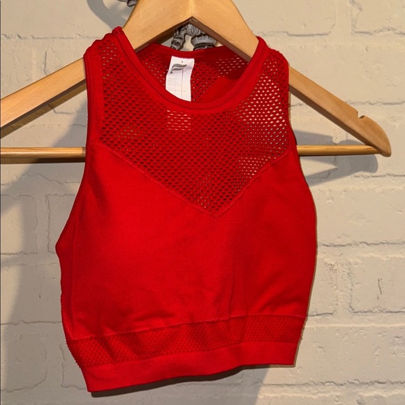 Fabletics sports bra Red Mesh Tank Top maran small NEW soft comfortable - Picture 1 of 2